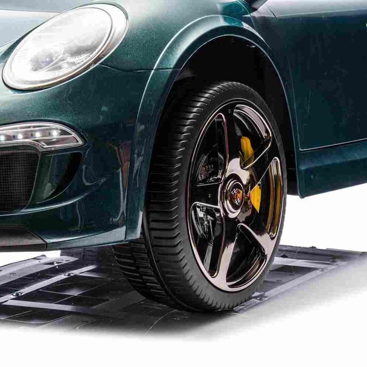 Sähköauto 2-paikkainen 4 x 18V moottori, RUF, EVA-renkaat, NORDIC PLAY