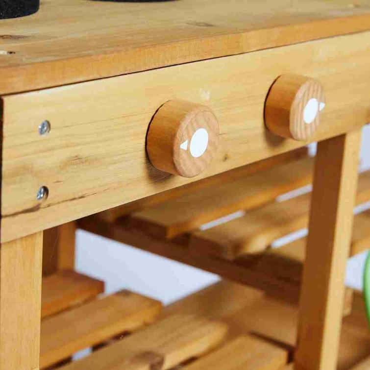 Ulkokeittiö lapsille. Sertifitoitua mäntyä.  T