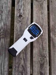 Thermacell -laite MR300, valk. + R-4 t&auml;ytt&ouml;pakkaus (4 kaasua + 12 karkoteainetyyny&auml;)