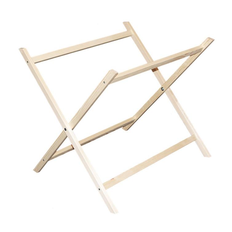 Korona peli p&ouml;yd&auml;ll&auml; ja jalustalla. Nordic Games.  