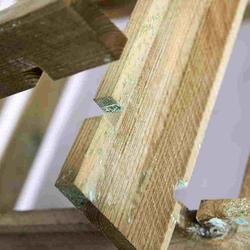 Kompostikehikko lehdille ja risuille, 90x90x70cm. Painekyllästetty.