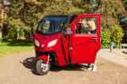 Kontio Motors Autokruiser Premium, punainen. Sähköajoneuvo senioreille.