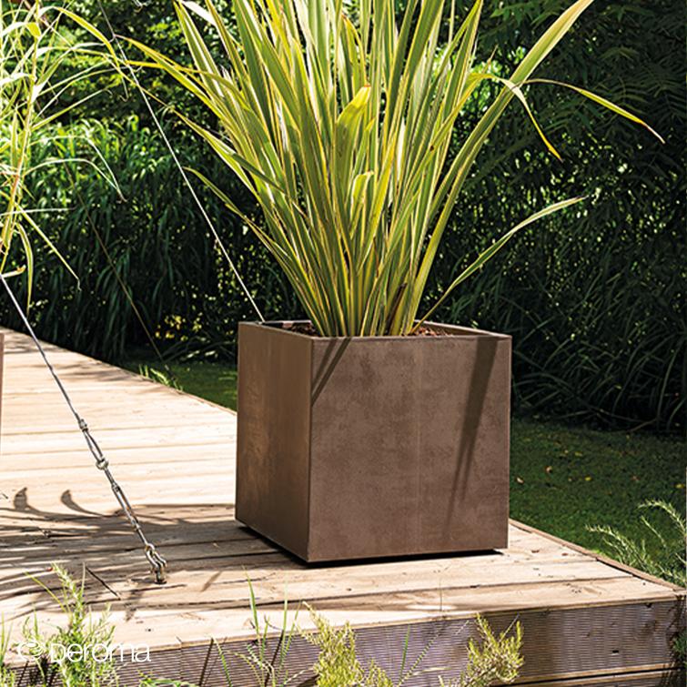 Millennium neliön muotoinen ruukku pyörillä - Brownstone P48 x L49 x K49