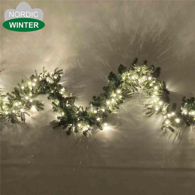 Jouluköynnös valoilla, 240 cm, voidaan sarjakytkeä.