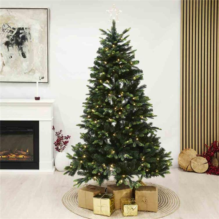 Joulukuusi PE/PVC "LIFA", 150X106c,m, valoilla ja  latvatähdellä NORDIC WINTER