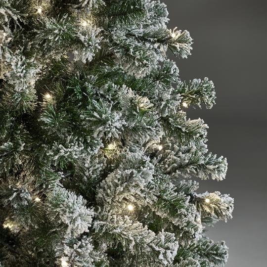 Joulukuusi 180 x 118 cm, LED -valoilla ja lumella,