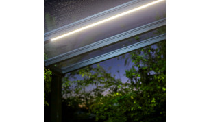 LED -valonauhasarja kaukosäädöllä ja himmentimellä Palram - Canopia. Pituus 2,7m